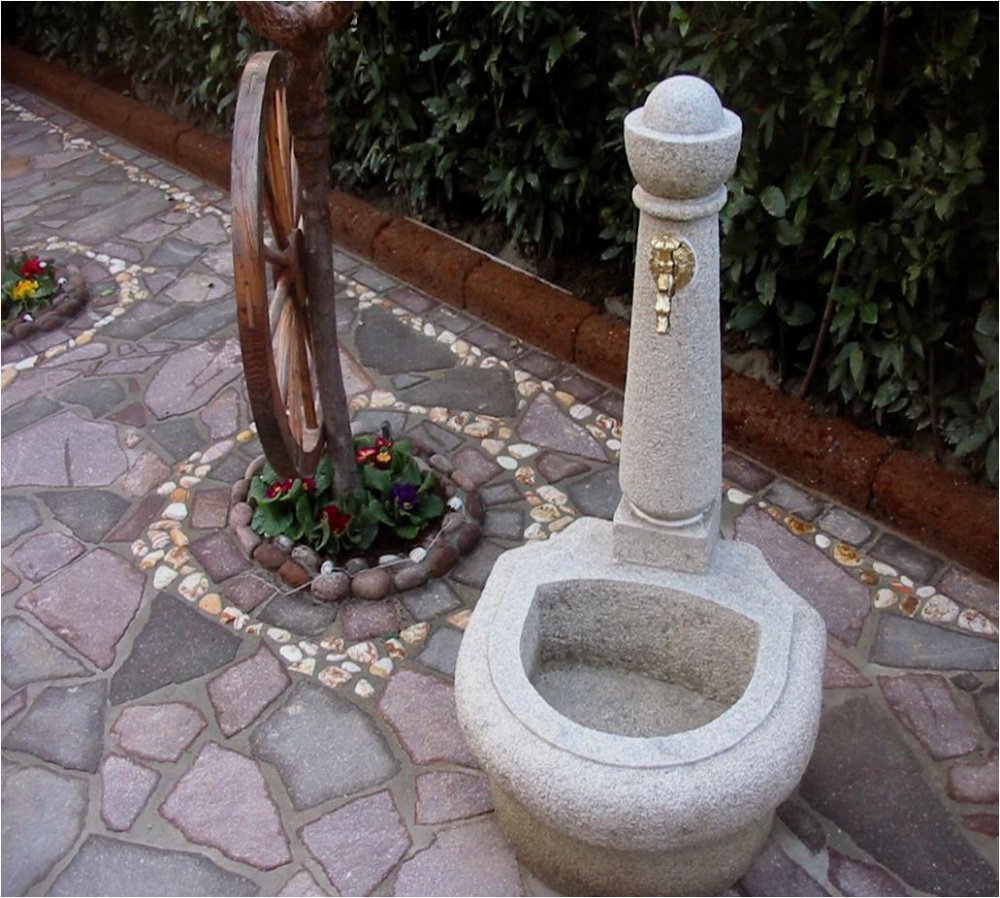 fontana in pietra naturale bianca
